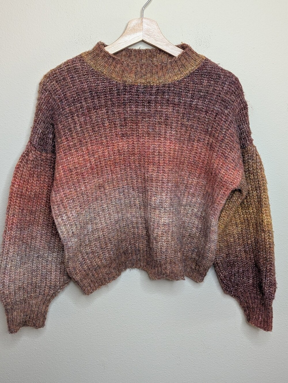 gb Girls Sunset Ombre Cropped Knit Sweater Size XL Fuzzy Texture
